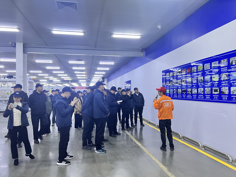 新能快讯 | 内蒙古党校第 46 期中青年干部培训班赴双良新能科技考察参观